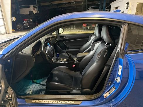 Used 2015 Subaru BRZ Limited w/ Popular Package #1A RWD image 6
