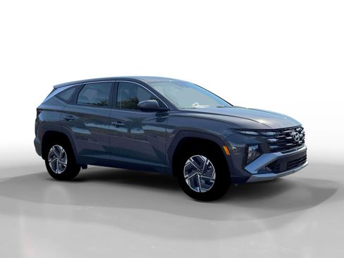 New 2026 Hyundai Tucson Blue SE image 10