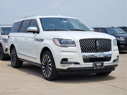 New 2024 Lincoln Navigator Black Label image 3