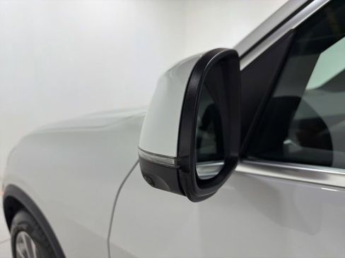 Certified 2024 BMW X5 xDrive40i w/ Premium Package AWD/4WD image 9