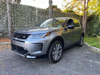 New 2025 Land Rover Discovery Sport Dynamic SE