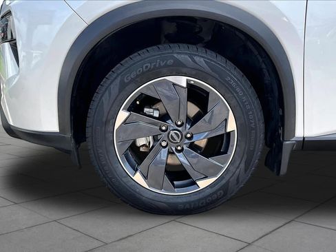 Certified 2024 Nissan Rogue SV w/ SV Premium Package FWD image 10