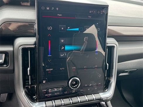 New 2026 GMC Yukon XL Elevation image 11