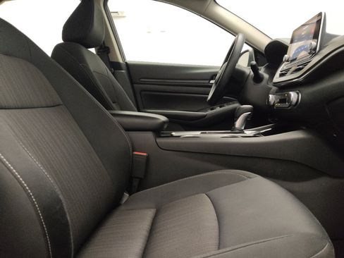 Used 2024 Nissan Altima 2.5 SV FWD image 21