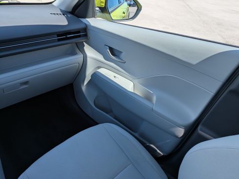 Used 2024 Hyundai Kona SEL FWD image 17