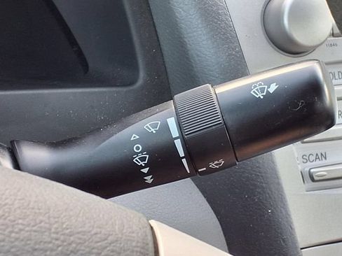 Used 2011 Toyota Camry LE FWD image 18