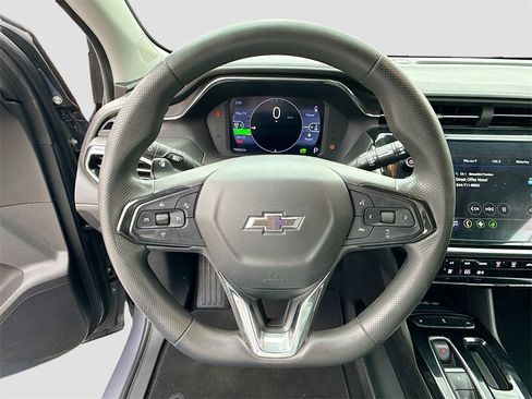 Used 2023 Chevrolet Bolt EUV LT image 12