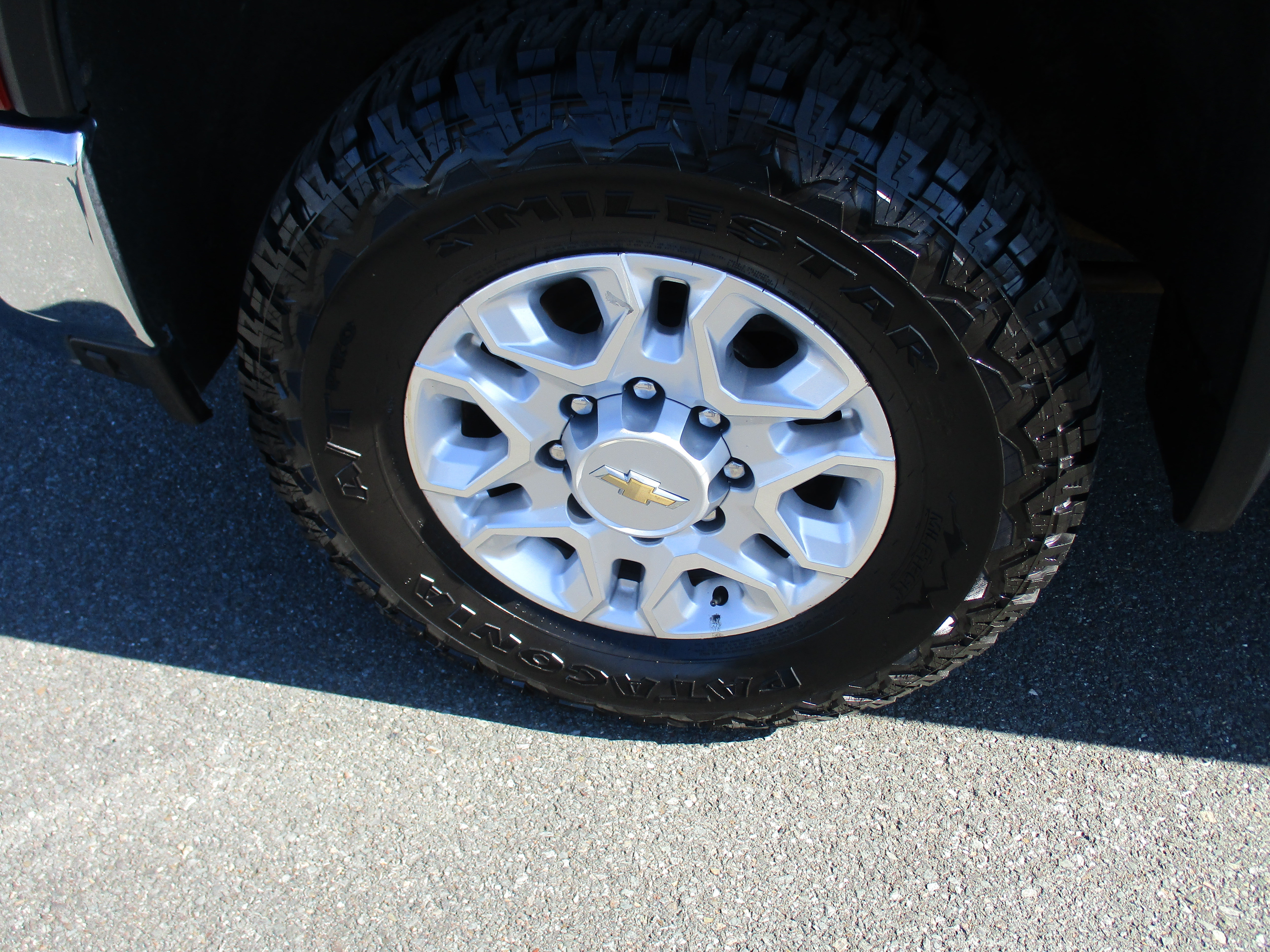 Used 2021 Chevrolet Silverado 2500 LTZ w/ LTZ Convenience Package AWD/4WD image 9