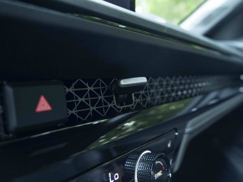 Used 2025 Honda Accord Sport image 32
