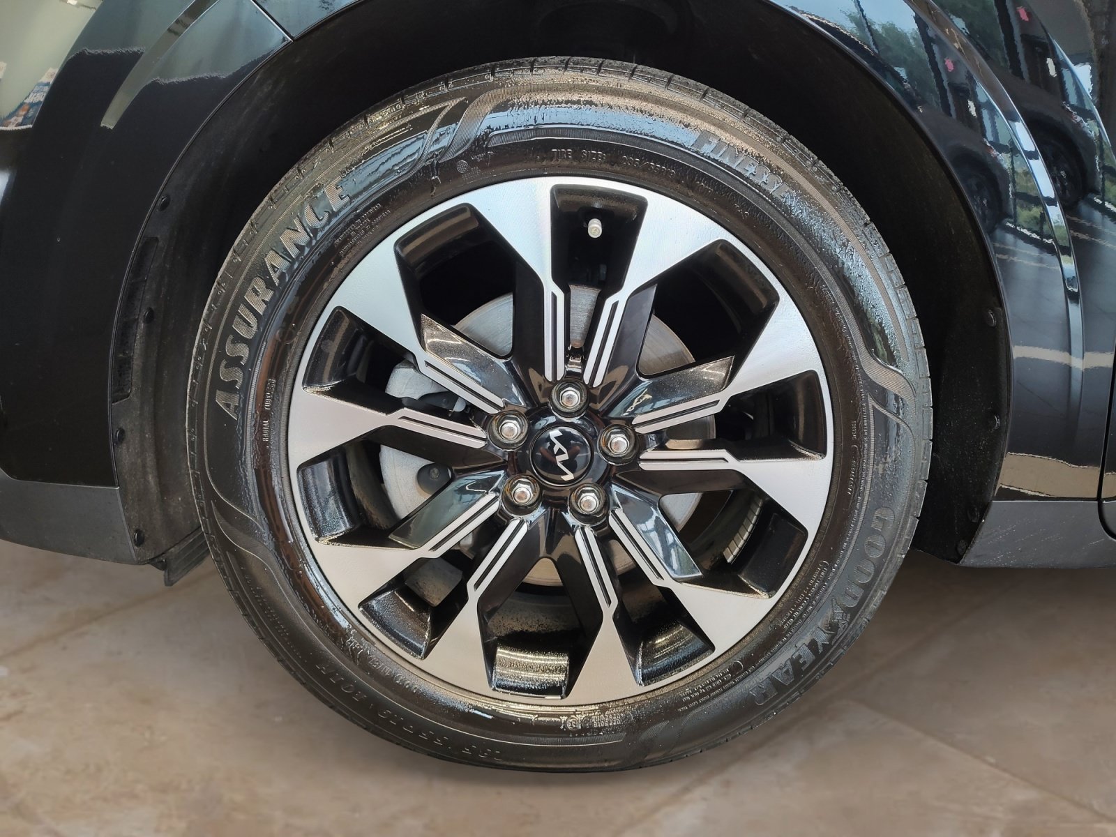 Used 2024 Kia Carnival EX FWD image 29
