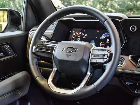 Used 2025 Chevrolet Colorado ZR2 w/ ZR2 Bison Edition AWD/4WD image 14