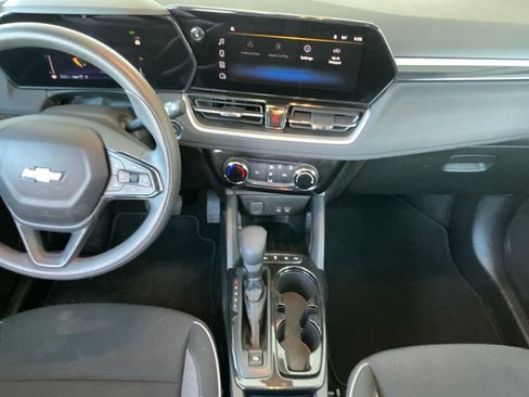 Used 2025 Chevrolet TrailBlazer LT image 11