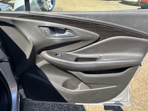 Used 2018 Buick Envision Essence image 17