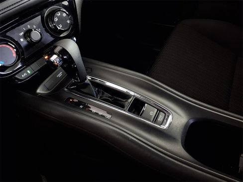 Used 2016 Honda HR-V LX image 22