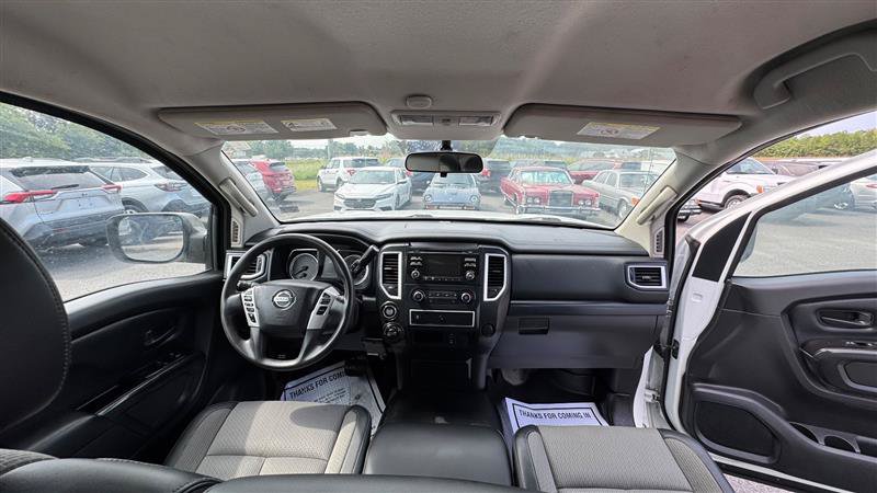 Used 2017 Nissan Titan S AWD/4WD image 34