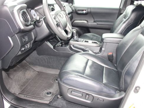 Used 2021 Toyota Tacoma TRD Sport w/ TRD Premium Sport Package image 14