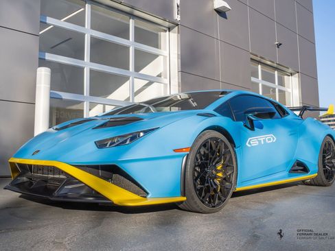 Used 2022 Lamborghini Huracan STO image 1