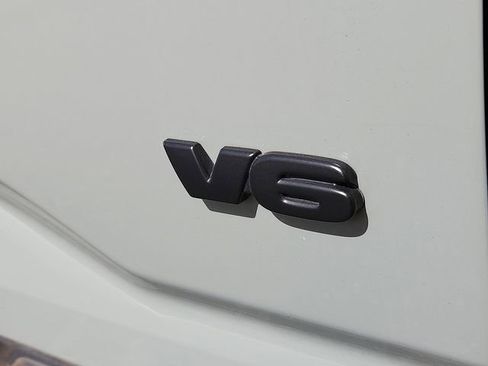 Used 2023 Toyota Tacoma TRD Off-Road w/ Black Out Package (TMS) image 9