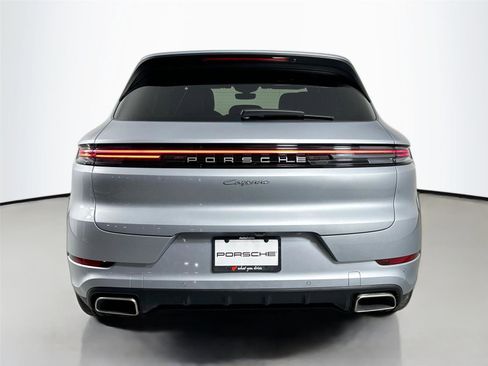Certified 2026 Porsche Cayenne E-Hybrid AWD/4WD image 6