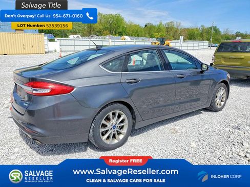Used 2017 Ford Fusion SE FWD image 4