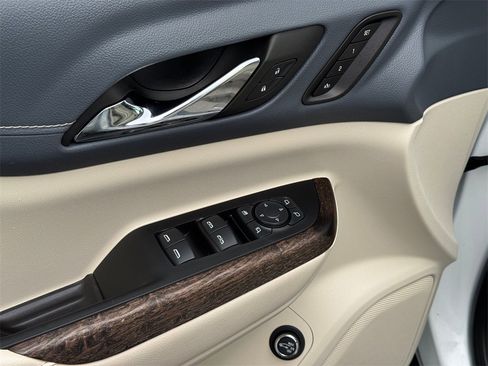 Used 2023 GMC Acadia Denali w/ Denali Ultimate Package image 11