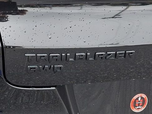 Used 2023 Chevrolet TrailBlazer RS AWD/4WD image 32