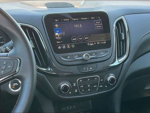 Used 2022 Chevrolet Equinox RS w/ RS Leather Package FWD image 9
