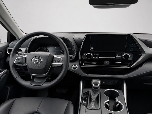 Used 2024 Toyota Highlander XLE FWD image 22