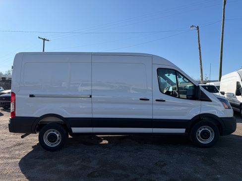 New 2026 Ford Transit 250 148 Medium Roof RWD image 8