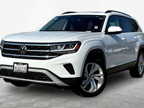 Used 2023 Volkswagen Atlas SE w/ Panoramic Sunroof Package FWD image 3