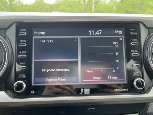 Certified 2020 Toyota Tacoma SR5 AWD/4WD image 17