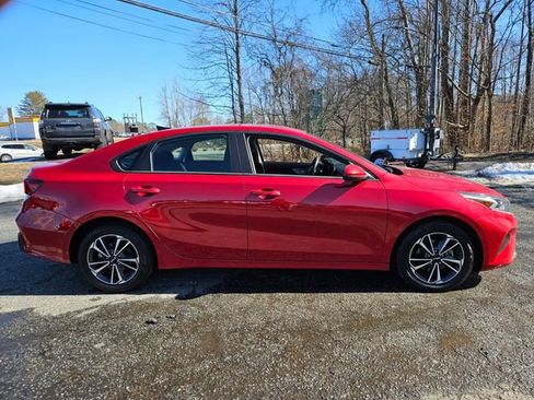 Used 2024 Kia Forte LXS FWD image 9