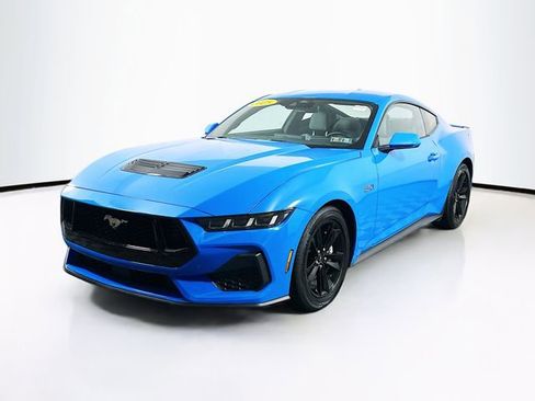 Used 2025 Ford Mustang GT image 3