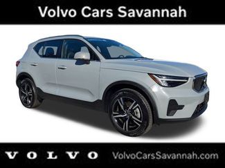 Certified 2025 Volvo XC40 B5 Core video 2