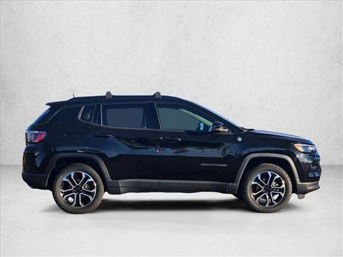 Used 2022 Jeep Compass Limited image 4
