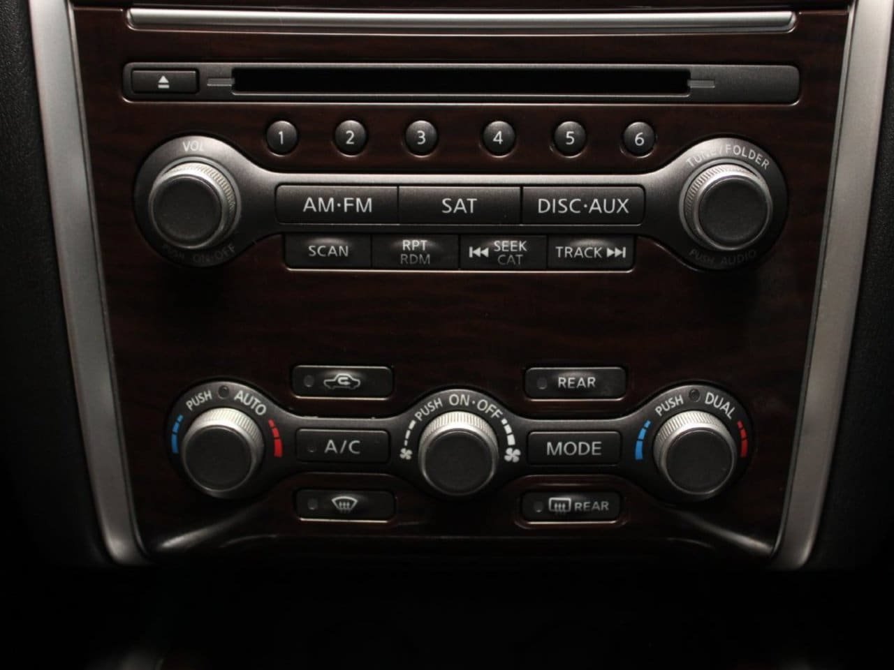 Used 2014 Nissan Pathfinder Platinum w/ Platinum Premium Package AWD/4WD image 30
