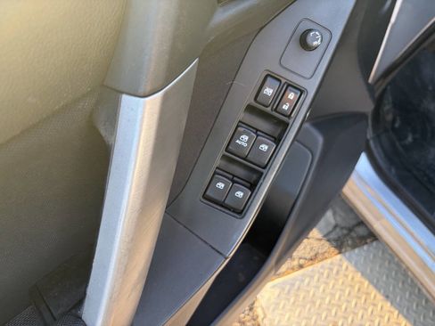 Used 2015 Subaru Forester 2.5i Premium w/ All-Weather Package image 8