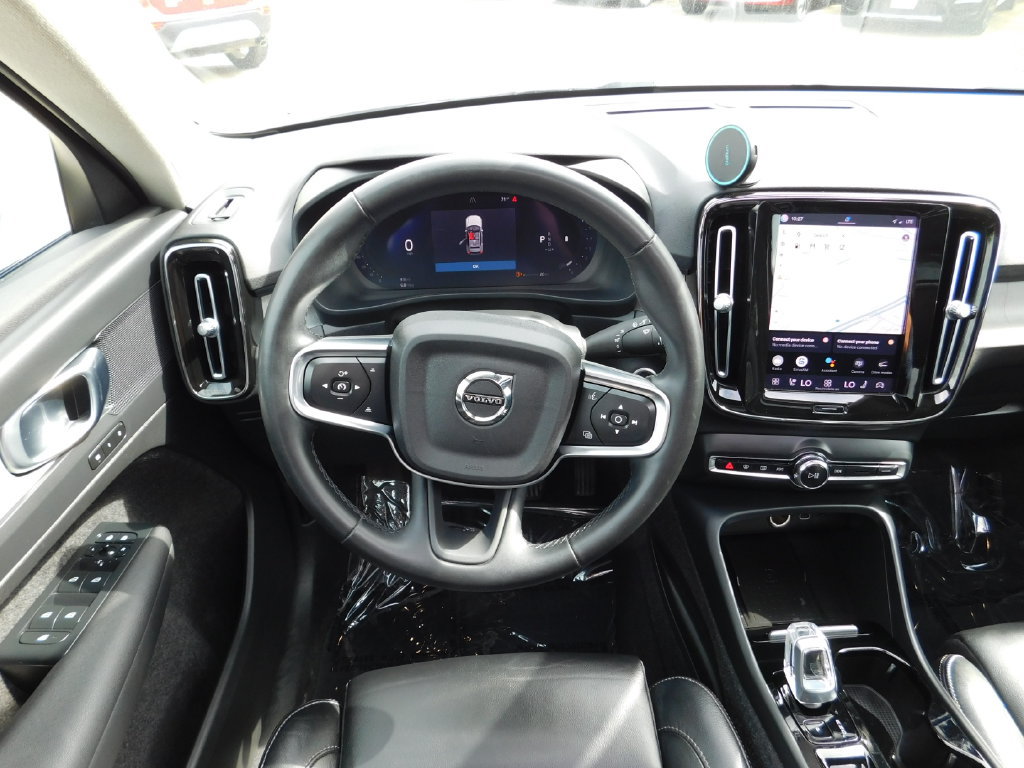 Used 2023 Volvo XC40 B5 Plus w/ Driver Assist Package AWD/4WD image 14