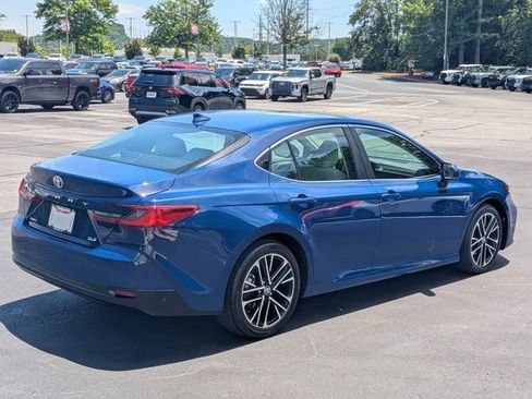 Used 2026 Toyota Camry XLE FWD image 7