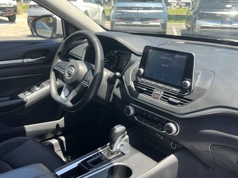 Used 2022 Nissan Altima 2.5 SV FWD image 20