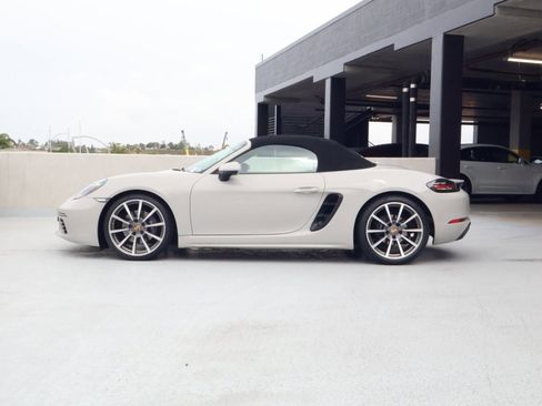 Certified 2023 Porsche 718 Boxster RWD image 2