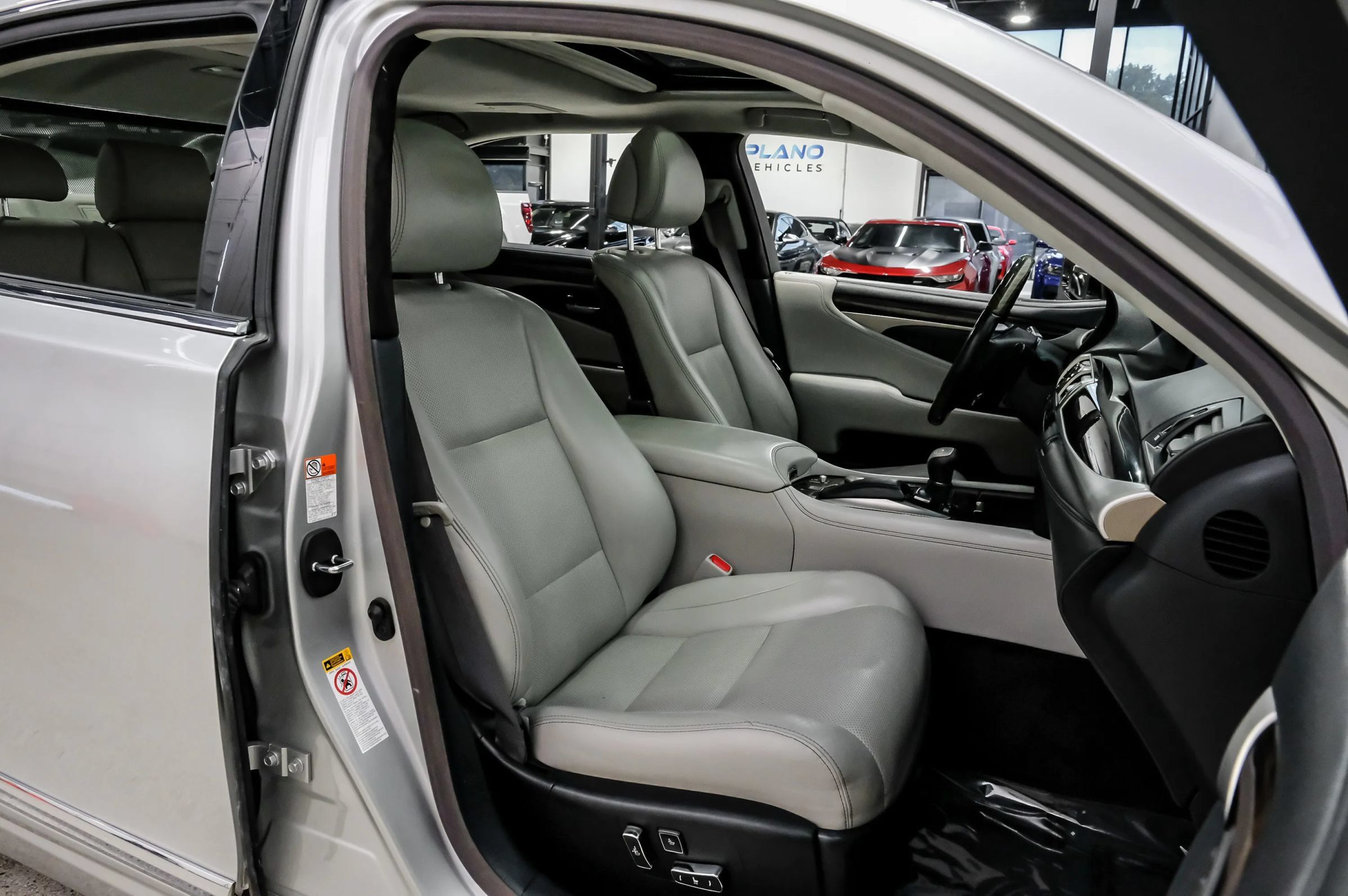 Used 2015 Lexus LS 460 L RWD image 38