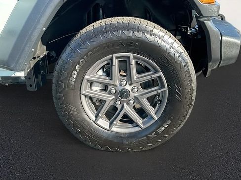 Used 2024 Jeep Wrangler Unlimited Sport AWD/4WD image 30