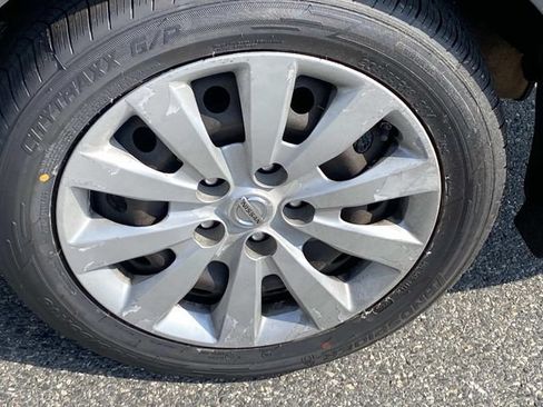 Used 2016 Nissan Sentra SV w/ Driver's Assist Package FWD image 27