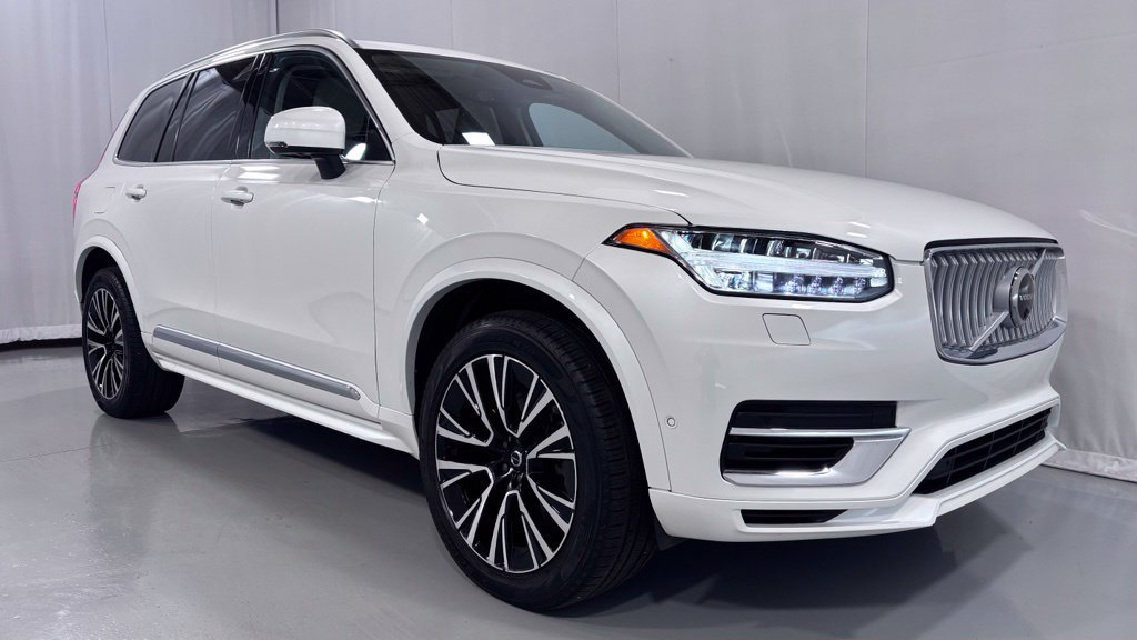 Certified 2025 Volvo XC90 T8 Plus w/ Protection Package Premier AWD/4WD image 4