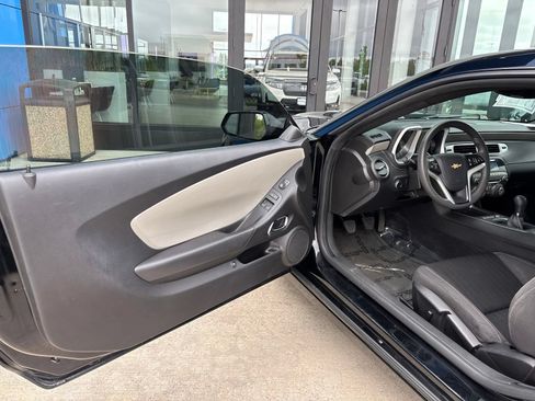 Used 2015 Chevrolet Camaro LS RWD image 9