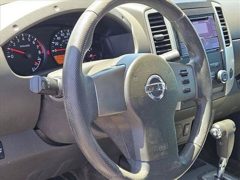 Used 2012 Nissan Frontier SV RWD image 6