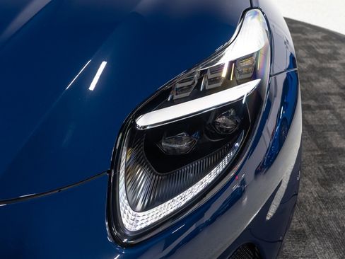 Used 2024 Aston Martin DB12 Convertible image 25