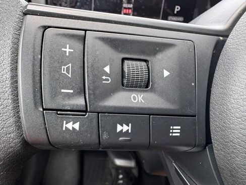 Used 2025 Nissan Kicks SV image 16