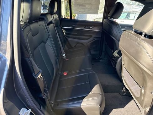 New 2025 Jeep Grand Cherokee Limited w/ Black Appearance Package image 10